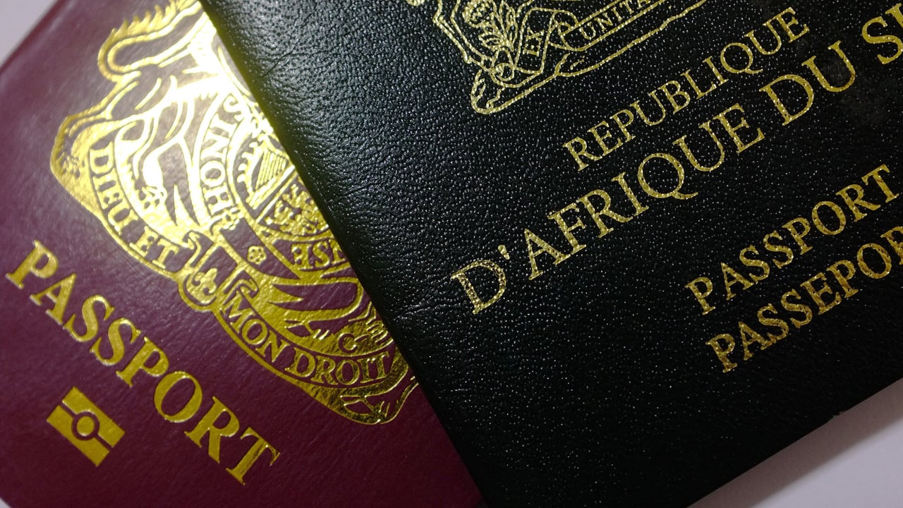 Double nationalité des candidats à la présidentielle : interdiction ou autorisation, l’état des lieux pays par pays