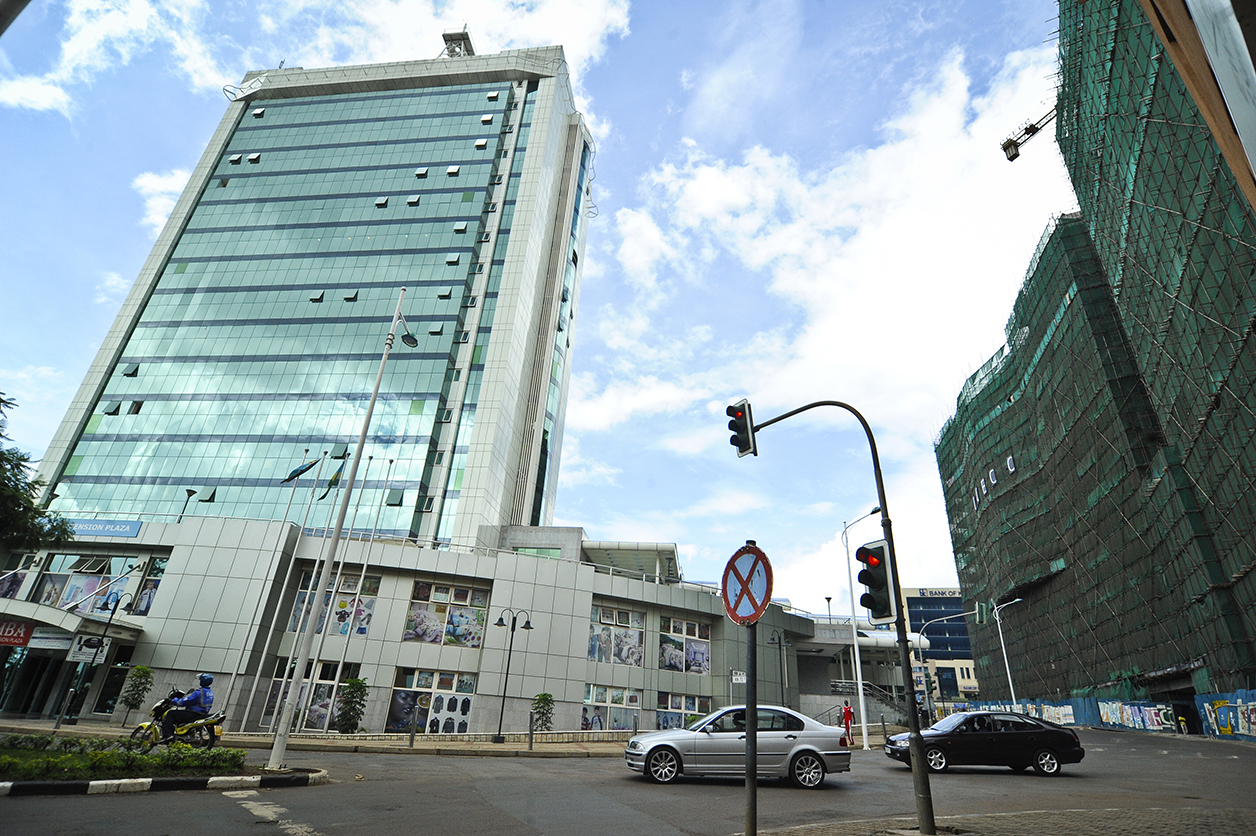 Dans le quartier des affaires de Kigali, devant le Grand Pension Plaza. © Vincent Fournier/Jeune Afrique.
