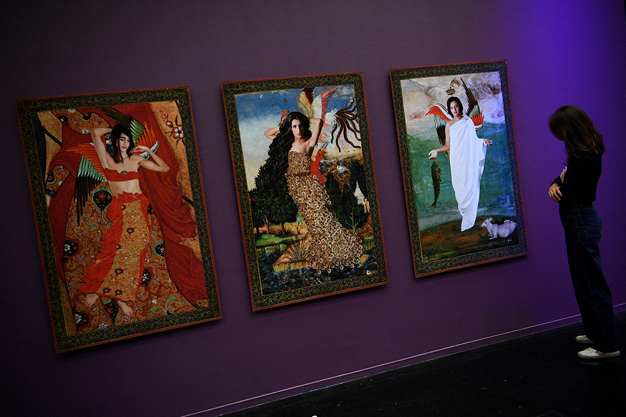 Œuvres de Chaza Charafeddine, à l'exposition "Habibi, les révolutions de l'amour", à l'IMA, à Paris, le 23 septembre 2022. © Christophe Archambault/AFP