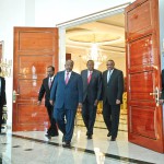 Au palais présidentiel de Haramous, à Djibouti, le 28 février. Ismaïl Omar Guelleh est entouré de ses homologues Hassan Cheikh Mohamoud (Somalie), Uhuru Kenyatta (Kenya) et Hailemariam Desalegn (Éthiopie). © VINCENT FOURNIER/J.A.