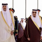 L’émir du Qatar, Sheikh Tamim bin Hamad Al-Thani, lors d’une visite au roi Salman d’Arabie saoudite, le 17 février 2015 à Riyad. © AP/SIPA