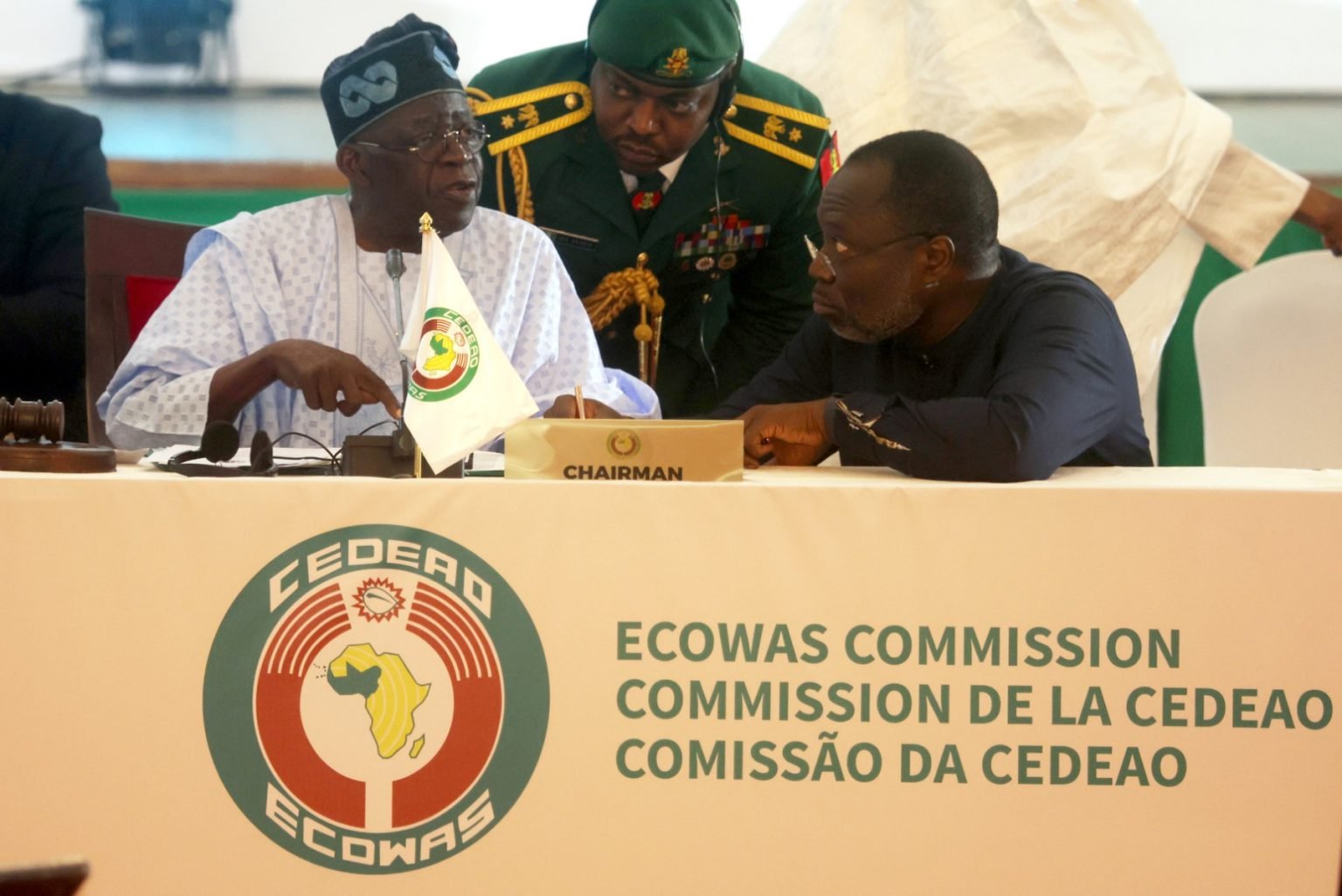 CEDEAO (la Communauté économique des États de l'Afrique de l'Ouest)
