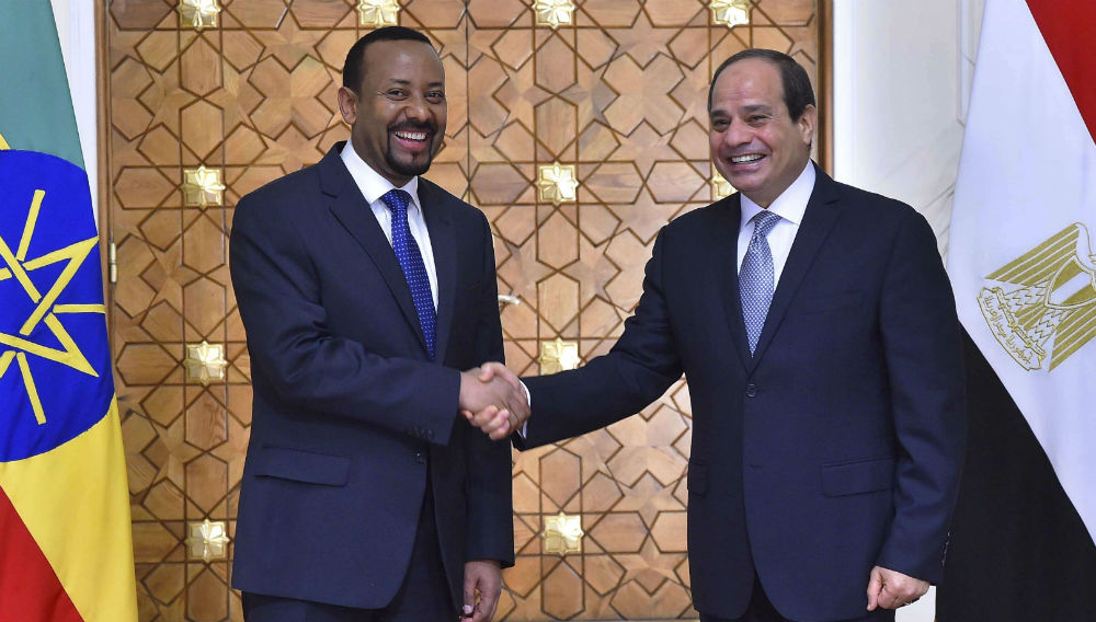 Abiy Ahmed, Premier ministre éthiopien, et Abdelfattah al-Sissi, président égyptien, le 10 juin 2018. © AP/SIPA