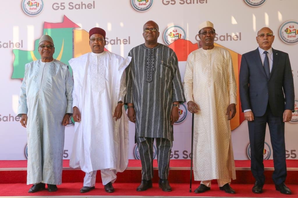 Ibrahim Boubacar Keïta, Mahamadou Issoufou, Roch Marc Christian Kaboré, Idriss Déby Itno et Mohamed Ould Ghazouani, lors du sommet du G5 Sahel à Niamey, le 15 décembre 2019. &copy; DR / Présidence du Niger.
