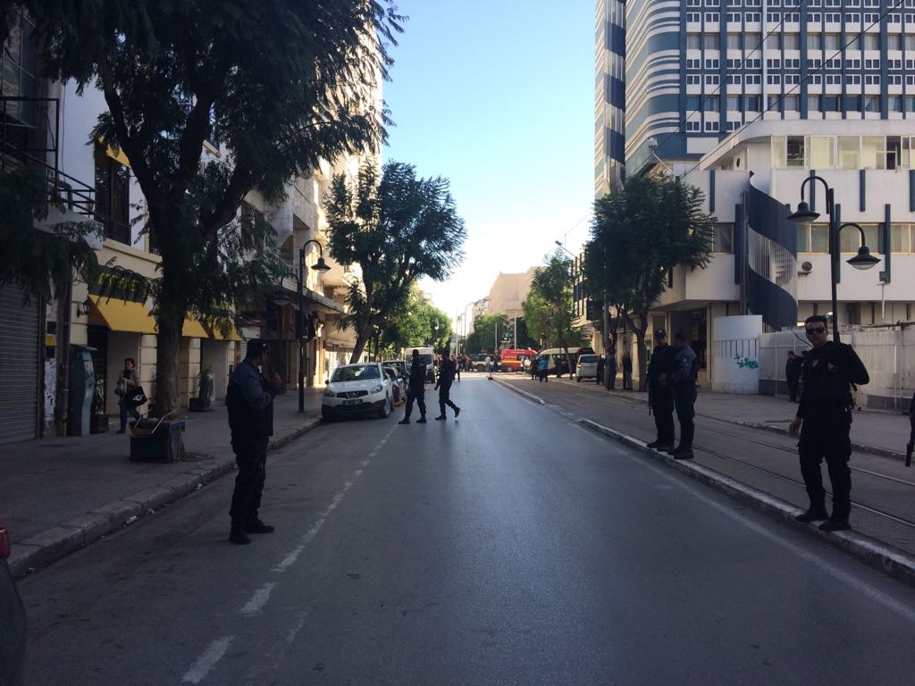 L’avenue Habib Bourguiba bloquée après l'attentat-suicide du 29 octobre. &copy; DR