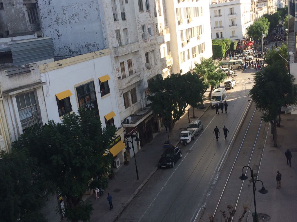 L’avenue Habib Bourguiba bloquée après l'attentat-suicide du 29 octobre. &copy; DR
