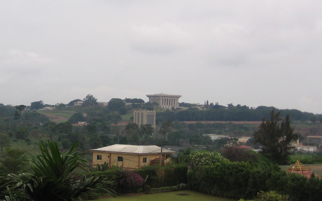 Le palais présidentiel au Cameroun &copy; Dorine Ruter (CC)