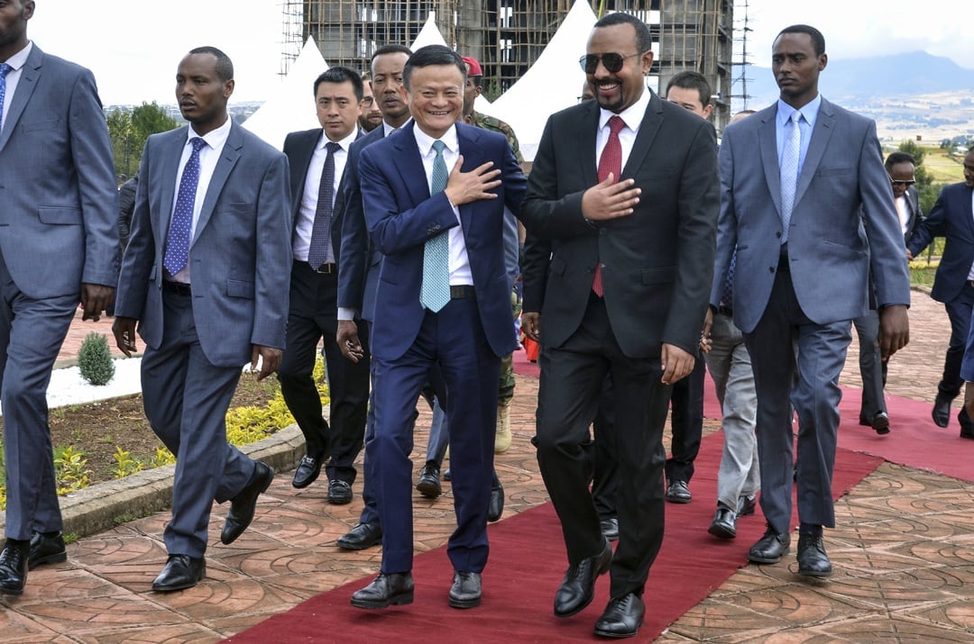 Jack Ma, fondateur du groupe Alibaba, et Abiy Ahmed, e Premier ministre éthiopien, le 25 novembre 2019 à Addis-Abeba. &copy; AP/Sipa