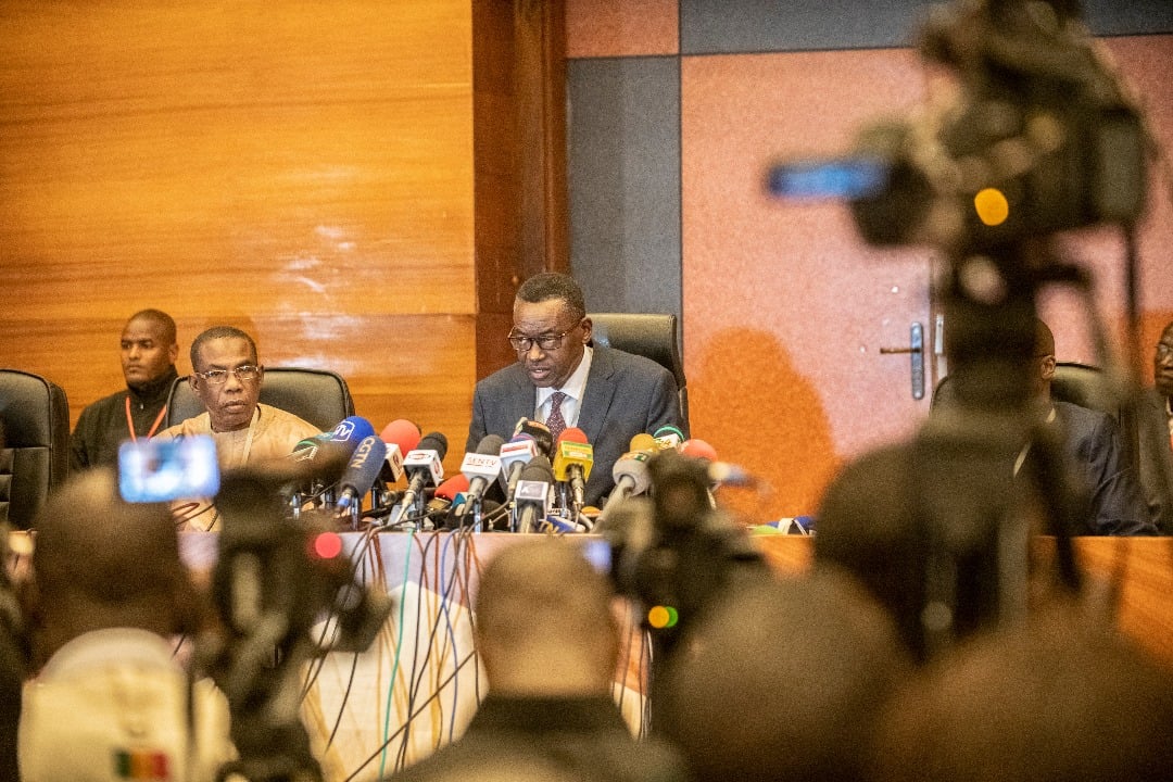 Le juge Demba Kandji, président de la Commission nationale de recensement des votes, lors de la proclamation des résultats provisoires donnant la victoire de Macky Sall au premier tour, le 28 février 2019.. &copy; Sylvain Cherkaoui pour Jeune Afrique