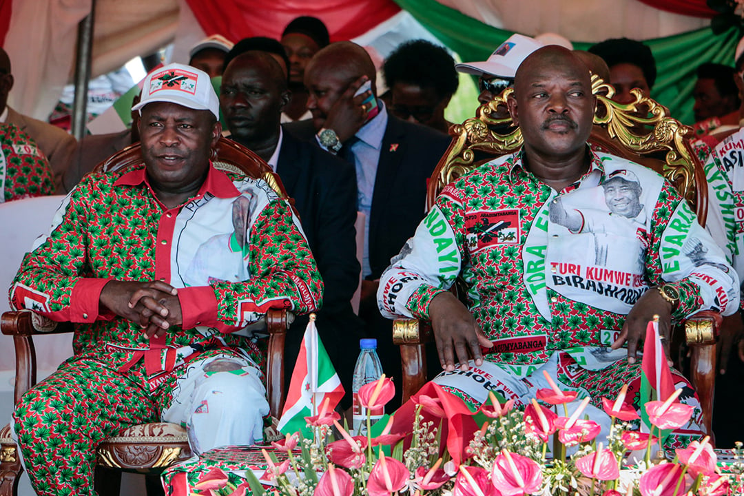 Évariste Ndayishimiye et Pierre Nkurunziza à Bujumbura, le 16 mai 2020. &copy; AFP