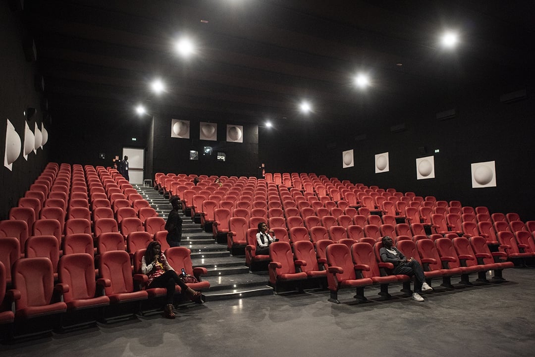 La salle du CanalOlympia Teranga, ouvert en mai 2017, près du Grand Théâtre. &copy; Sylvain Cherkaoui pour JA
