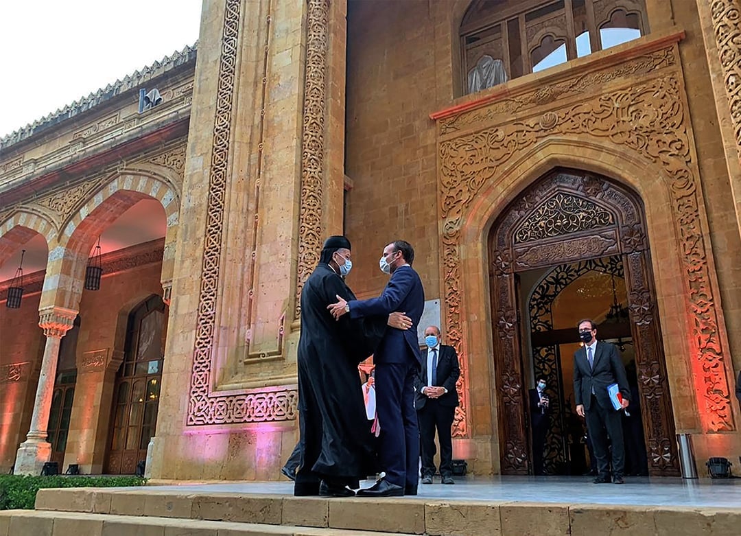 Le cardinal maronite Rahi lors de sa rencontre avec le président français Emmanuel Macron à Beyrouth le 1er septembre 2020. &copy; Bkerki Press Office/AFP