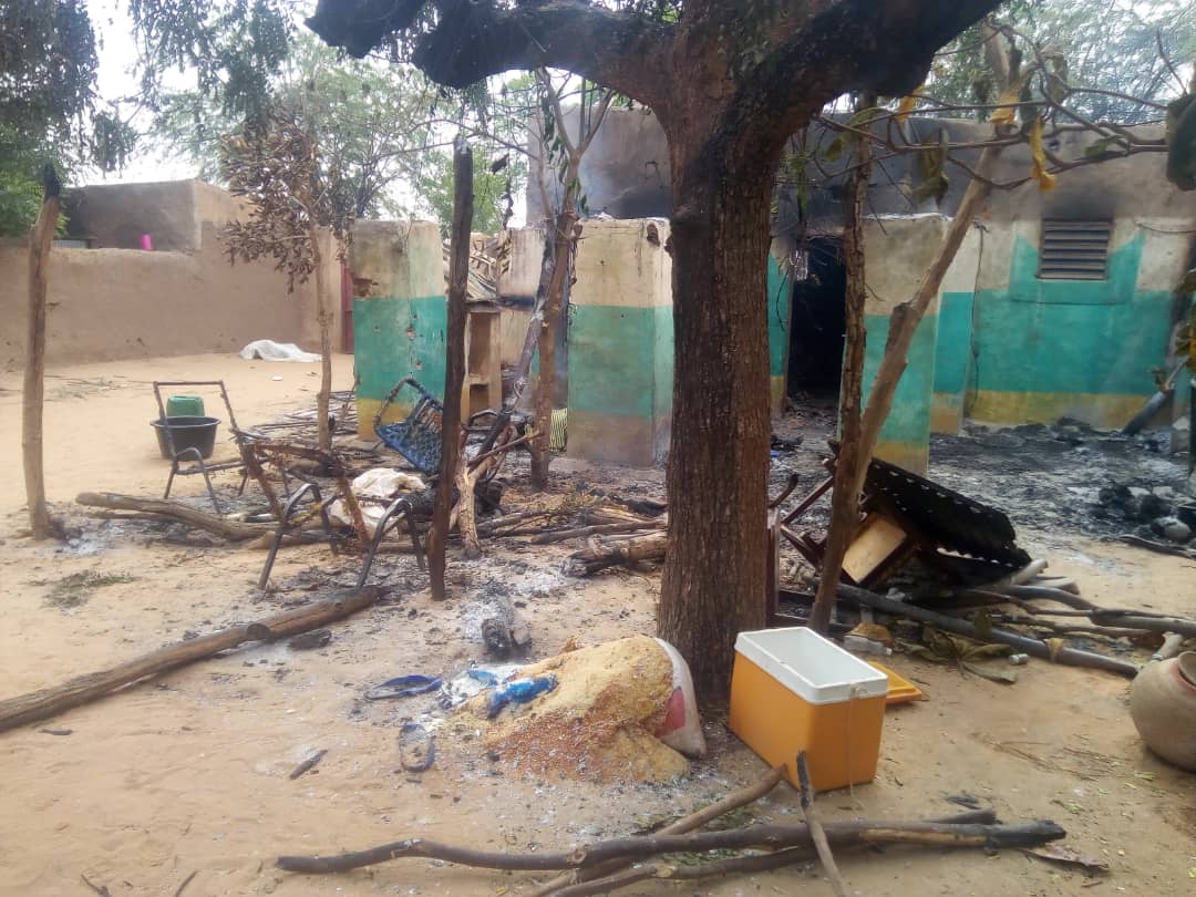 L'une des images prises par un membre de Tabital Pulaaku dans le village d'Ogossagou, où au moins 154 civils peuls ont été massacrés dans une attaque, samedi 23 mars 2019. &copy; DR / Tabital Pulaaku