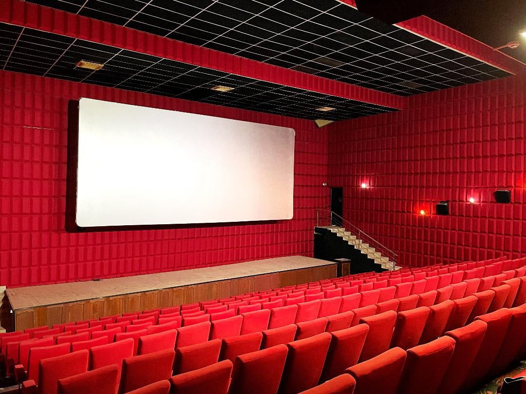 Dans une salle du Complexe cinématographique Ousmane Sembène de Dakar. &copy; Thibaut Piel