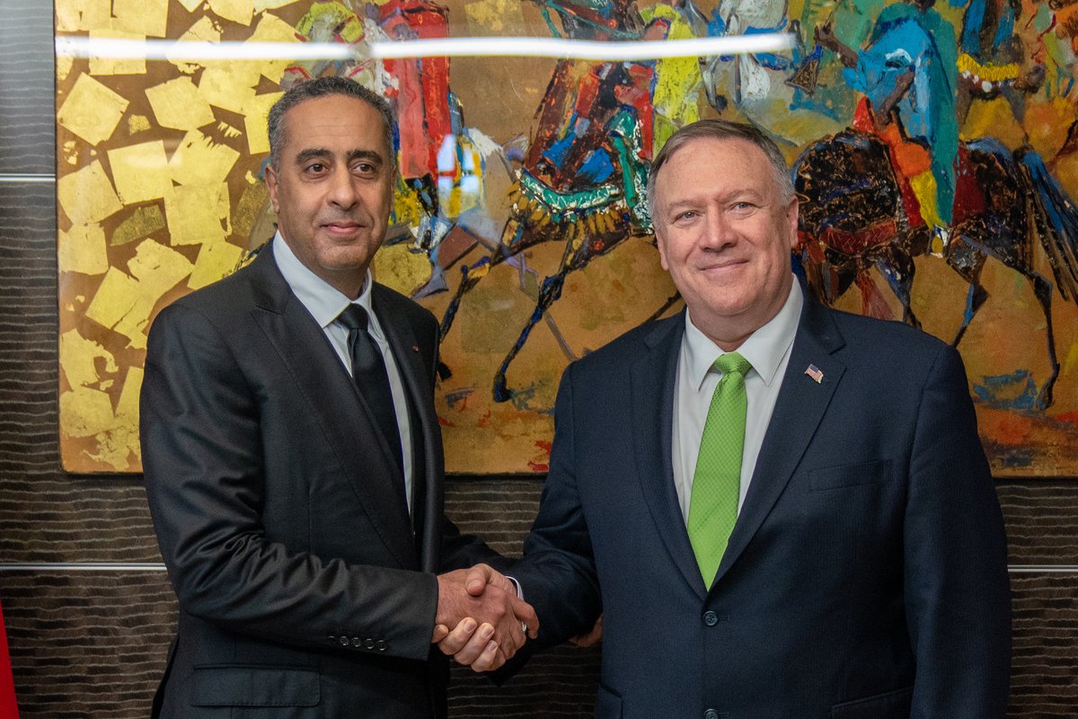 Le secrétaire d'Etat américain Mike Pompeo (à droite) rendant visite au directeur de la DGSN et de la DGST marocaines Abdellatif Hammouchi, jeudi 5 décembre 2019 à Témara. &copy; DR