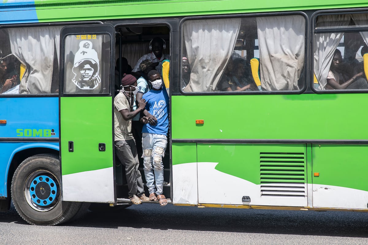 Les étudiants ont pu bénéficier d'une centaine de bus. &copy; Sylvain Cherkaoui pour JA