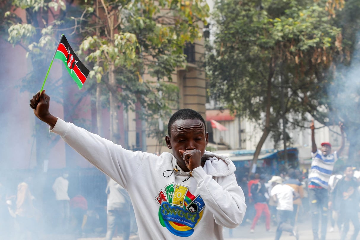 La police utilise des gaz lacrymogènes lors d’une manifestation à Nairobi, le 2 juillet 2024. © Monicah Mwangi/ REUTERS