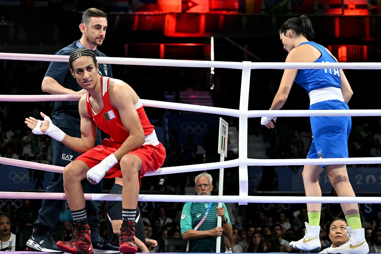 La boxeuse algérienne Imane Khelif après sa victoire contre l’Italienne Angela Carini © MOHD RASFAN / AFP)