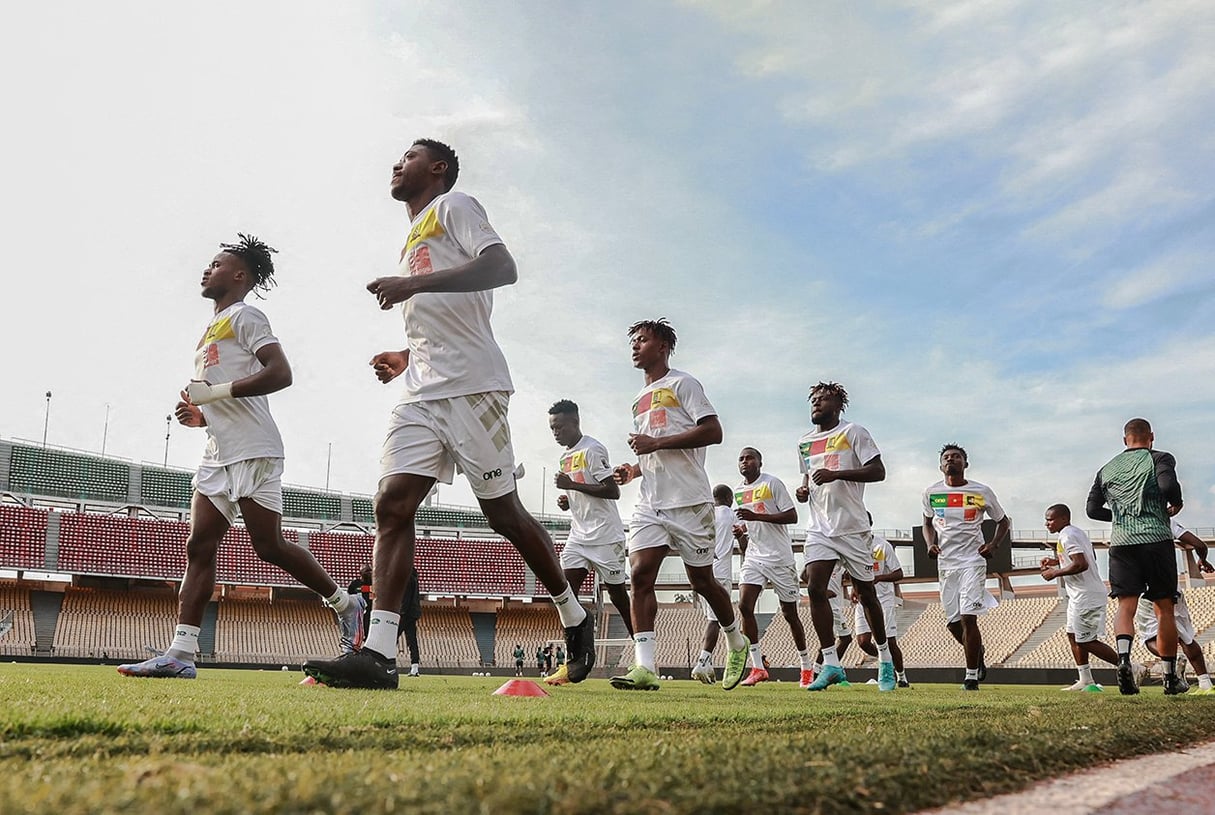 L’équipe nationale de football du Cameroun, lors d’un entraînement, à Yaoundé, le 6 novembre 2022.