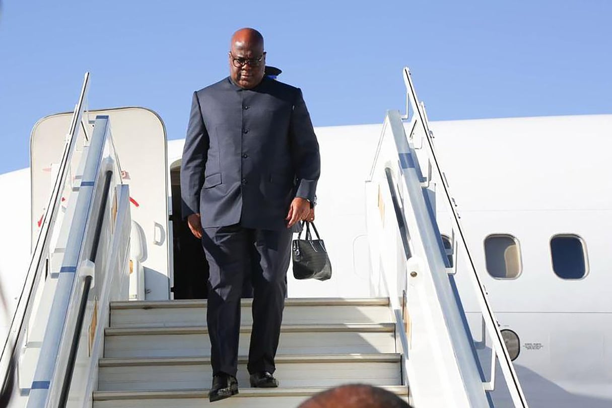 Le président Félix Tshisekedi atterrit à Lusaka, en Zambie, le 23 mars 2024, pour participer au sommet extraordinaire de la SADC sur la sécurité dans l’est de la RDC et au Mozambique. © Présidence RDC