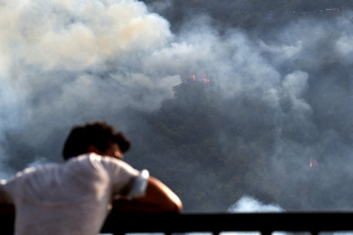 De violents incendies avaient fait près d’une centaine de morts en Kabylie, au cours de l’été 2021. © RYAD KRAMDI / AFP.