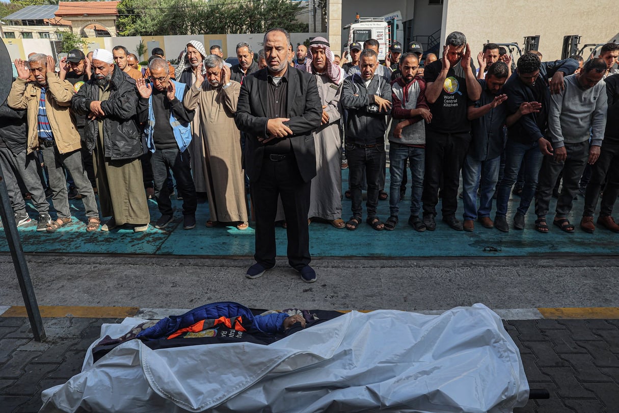 Le 2 avril, à Rafah, obsèques de Saïf Abou Taha, l’un des sept membres de l’ONG américaine World Central Kitchen tués la veille lors d’une frappe israélienne sur Gaza.
