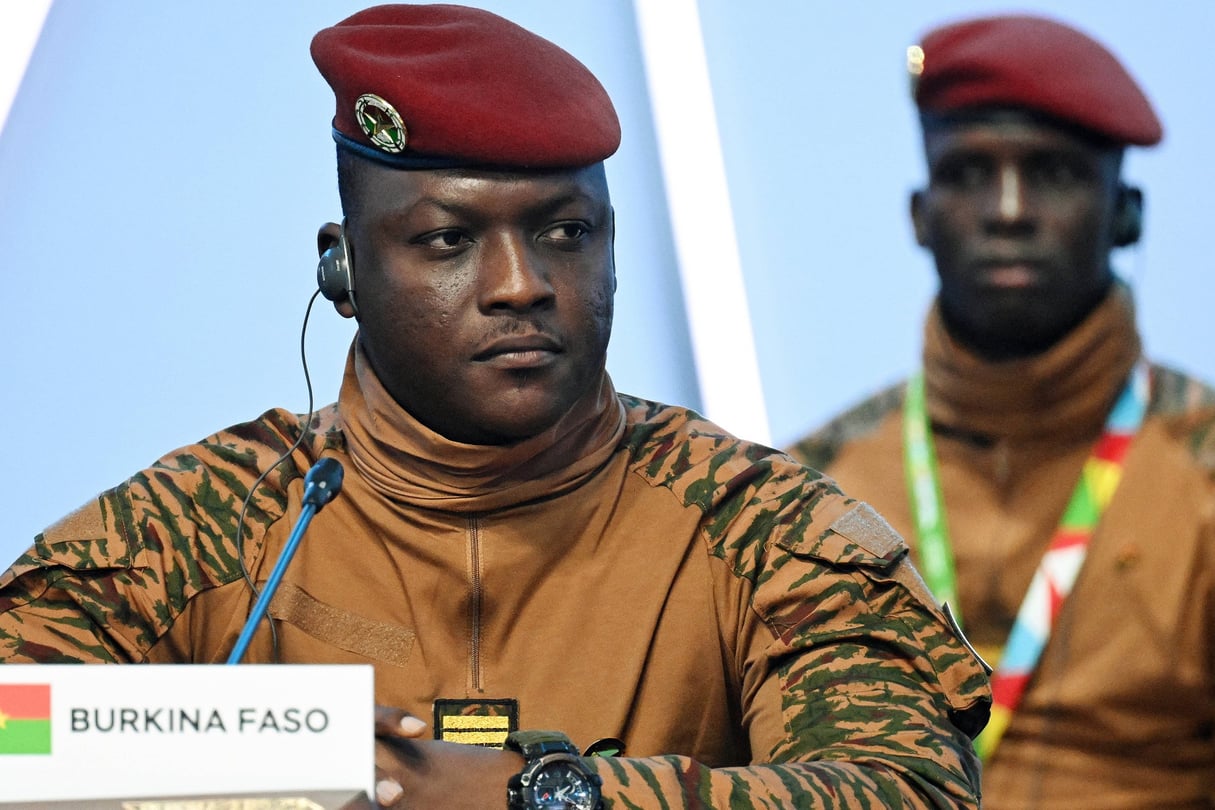 Ibrahim Traoré, le chef de l’État burkinabè, lors du sommet Russie-Afrique, à Saint-Pétersbourg, le 28 juillet 2023. © Dmitry Azarov/Kommersant/Sip