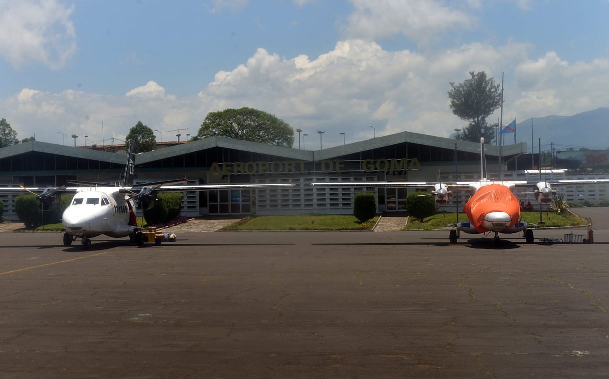 Deux avions stationnés à l’aéroport de Goma, en mars 2013. © Junior D. Kannah / AFP.