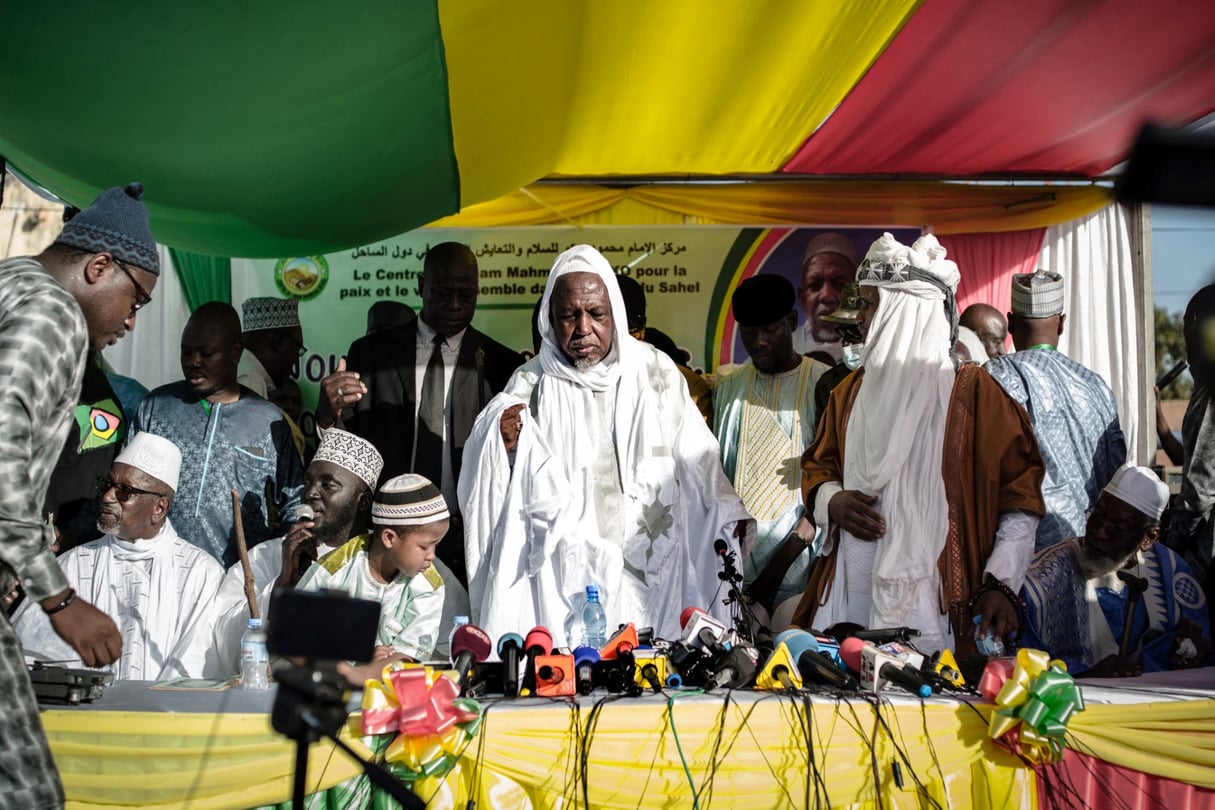 L’imam Mahmoud Dicko, à Bamako, le 28 novembre 2021.