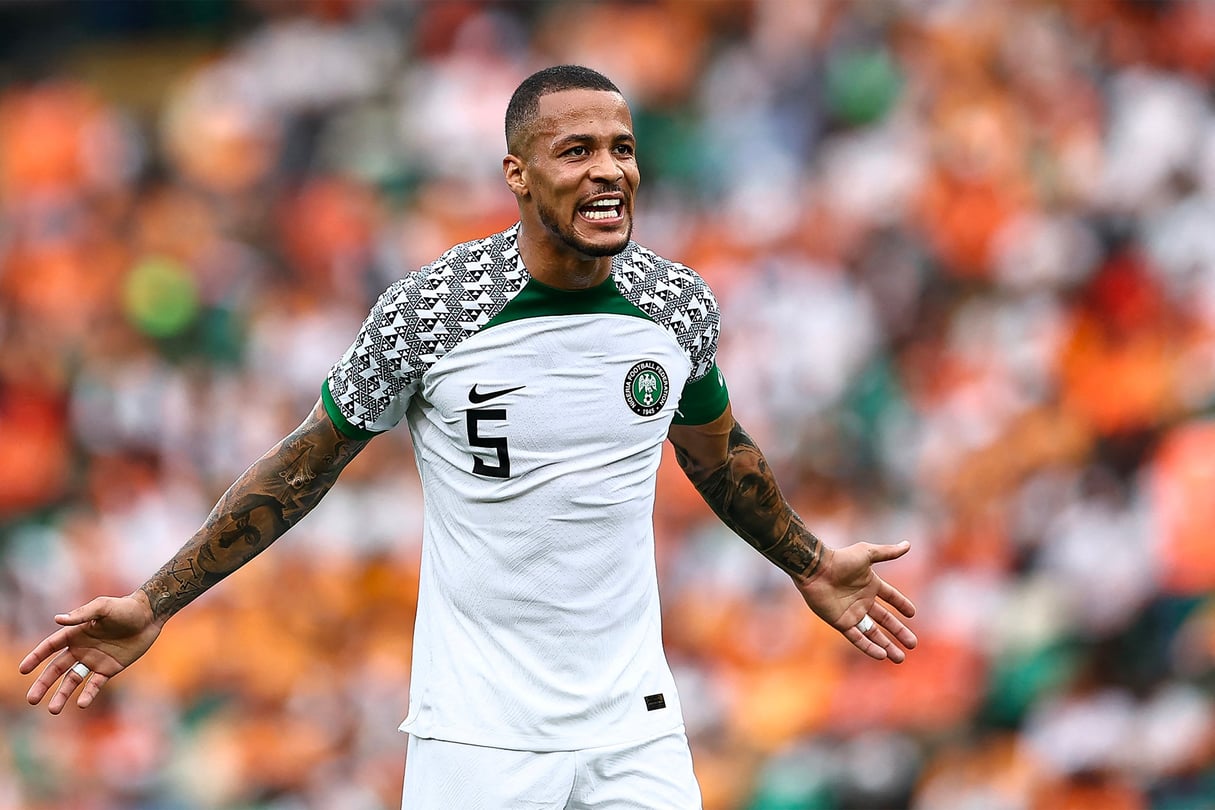 Le défenseur nigérian William Troost-Ekong pendant le match du groupe A de la Coupe d’Afrique des nations (CAN) 2024 entre la Côte d’Ivoire et le Nigeria, au stade olympique Alassane-Ouattara, à Ébimpé, Abidjan, le 18 janvier 2024. © FRANCK FIFE / AFP