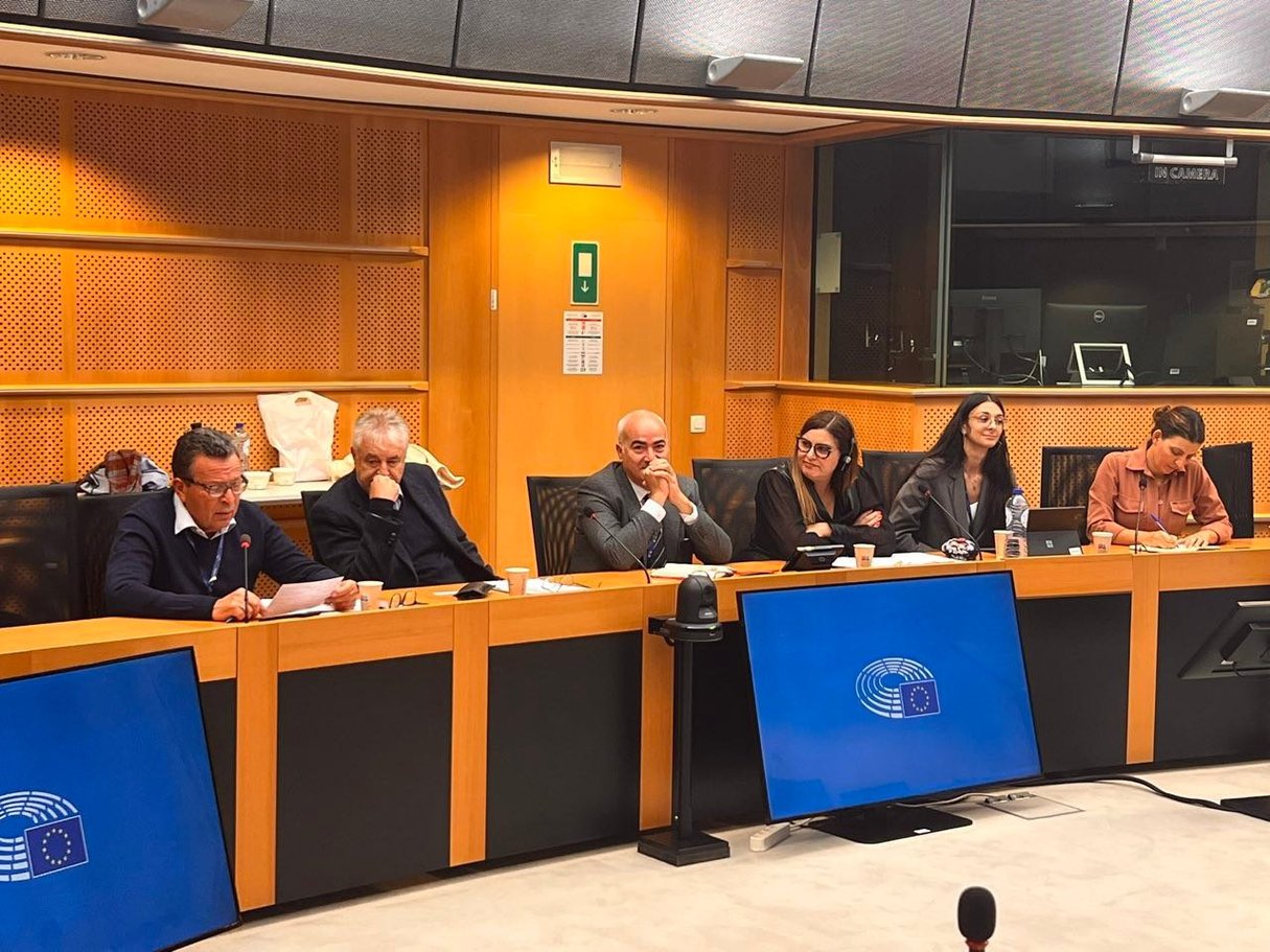 Table ronde entre députés européens et société civile tunisienne, à Bruxelles, le 25 octobre 2023. © MDI