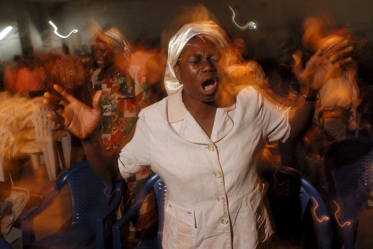 Culte dans une paroisse de l’Église pentecotiste « Redeemed Church of Christ », à Lagos, Nigeria. © Jean Claude MOSCHETTI/REA