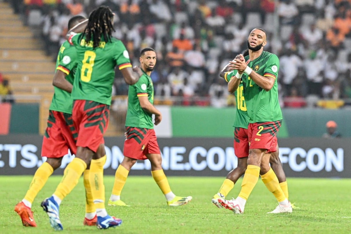 Les Camerounais célébrant leur but face à la Guinée lors de la Coupe d’Afrique des nations © Issouf SANOGO / AFP