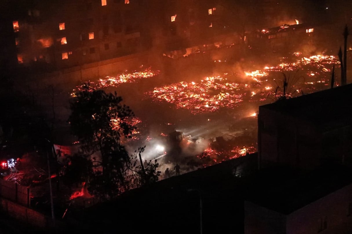 Le studio Al-Ahram en proie aux flammes © Momen SAMIR / AFP