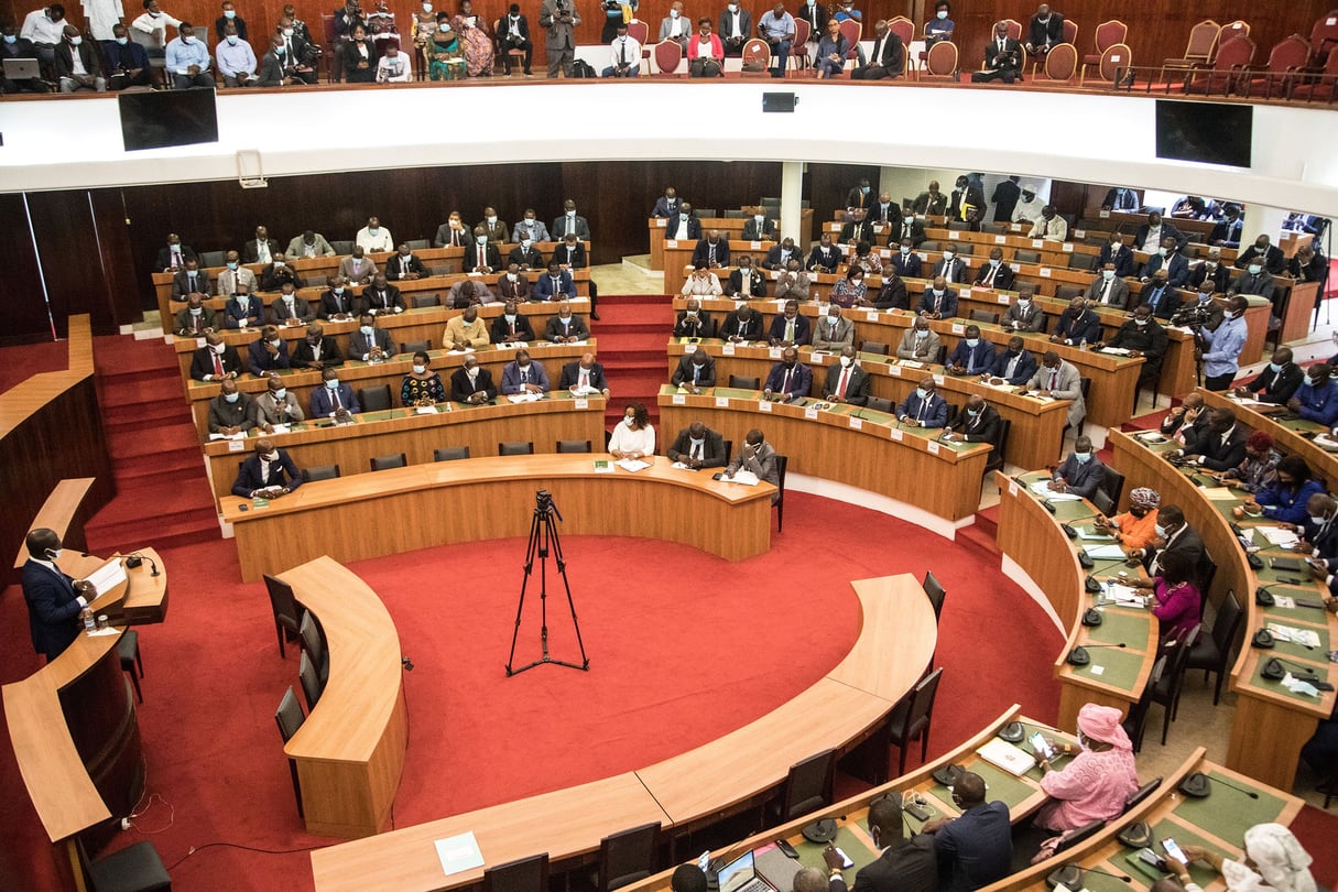 Le texte de loi relatif à la lutte contre le terrorisme et le blanchiment de capitaux en Côte d’Ivoire fait polémique. © Omar pour JA