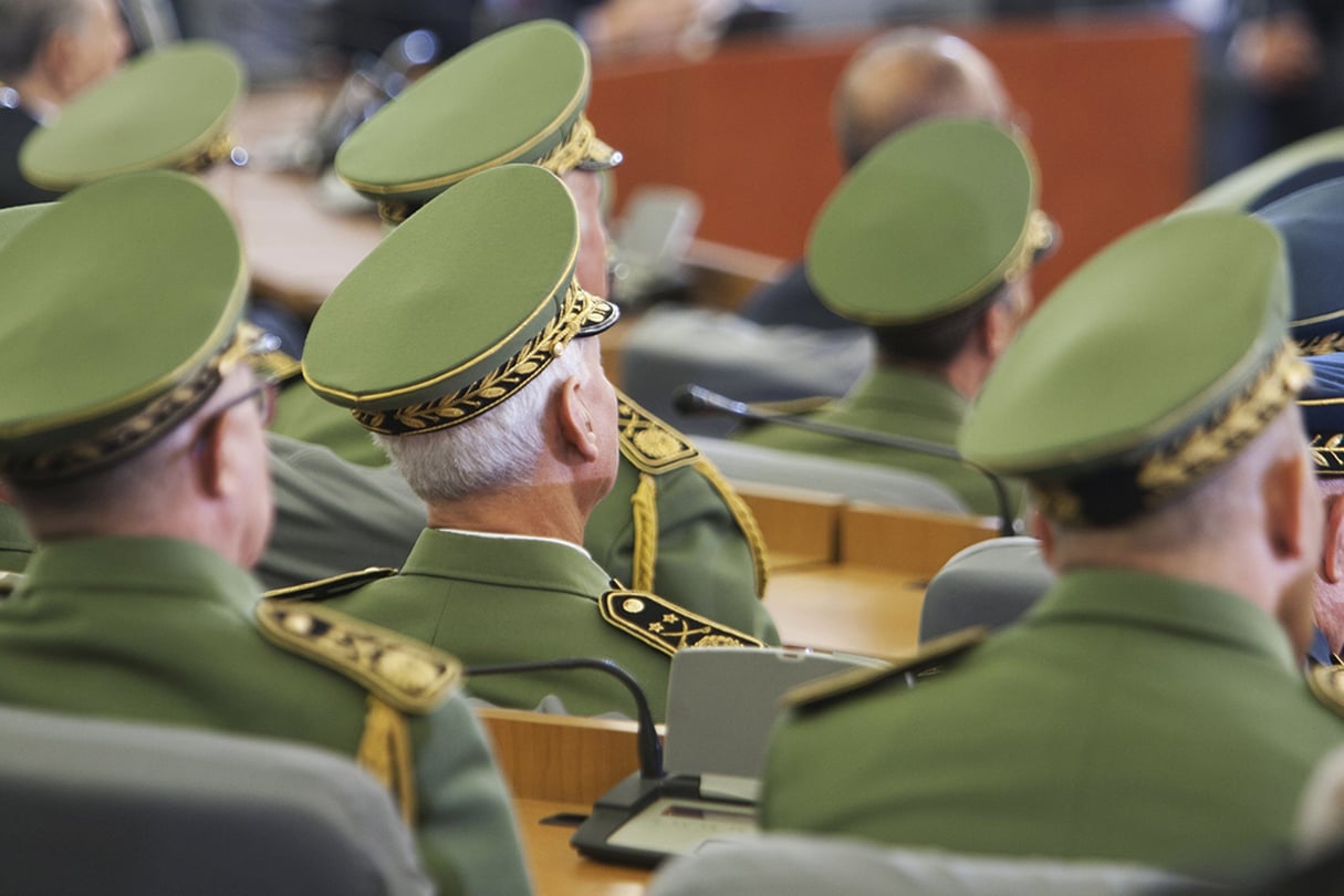 Militaires algériens le jour de l’investiture d’Abdelmadjid Tebboune, en décembre 2019. © Zinedine ZEBAR