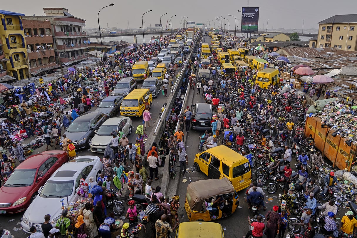 À Lagos, la plus grande ville d’Afrique, le 25 décembre dernier. © ADEYINKA YUSUF/Anadolu via AFP