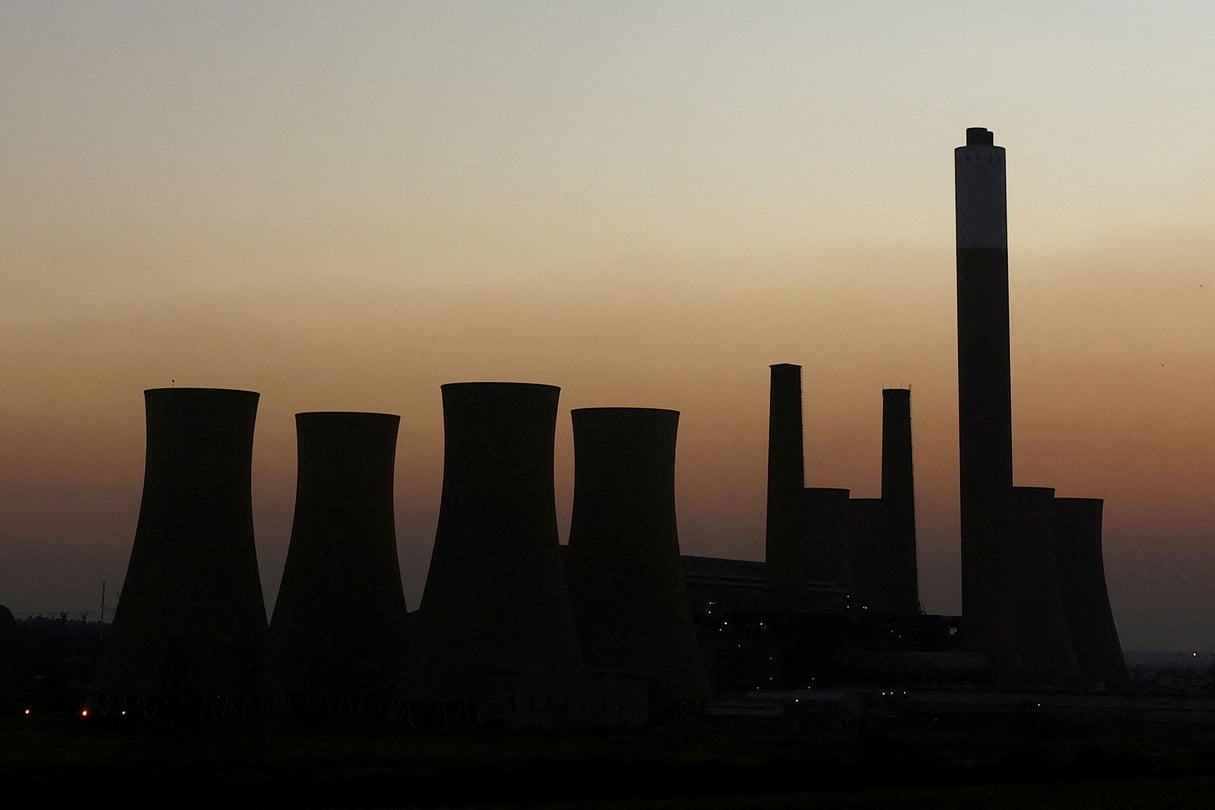 La centrale électrique au charbon désaffectée de Komati, dans la province de Mpumalanga, en Afrique du Sud, le 9 mai 2024. © REUTERS/Siphiwe Sibeko