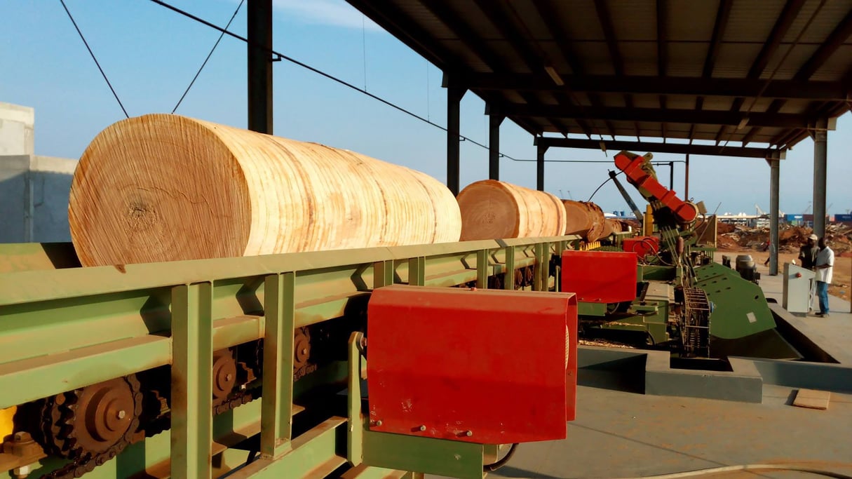 Une usine de la Société nationale des bois du Gabon. © Facebook SNBG