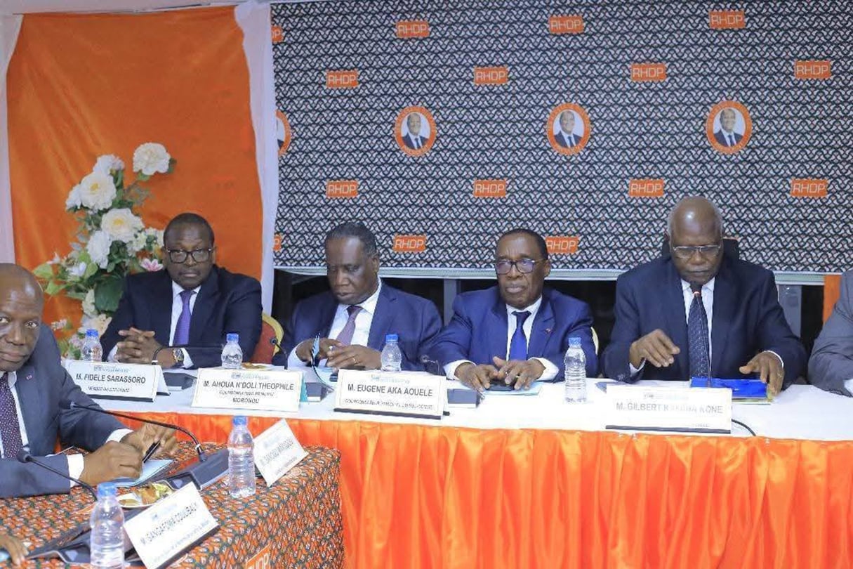 Lors de la réunion du directoire du RHDP, le 30 avril 2025, à Abidjan. © RHDP/Facebook