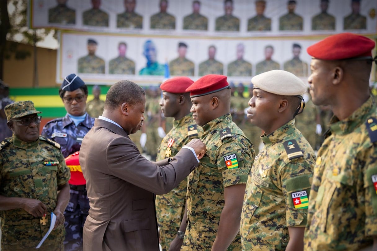 Faure Essozimna Gnassingbé lors de la cérémonie d’hommage aux victimes de l’opération Koundjoaré de lutte contre le terrorisme, le 14 janvier 2025, au camp militaire Général Gnassingbé Eyadéma, à Lomé. © Présidence togolaise