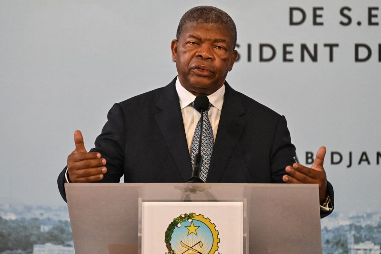 Le président angolais, João Lourenço, lors d’une conférence de presse à Abidjan, le 27 juin 2024. © Photo by Issouf SANOGO / AFP