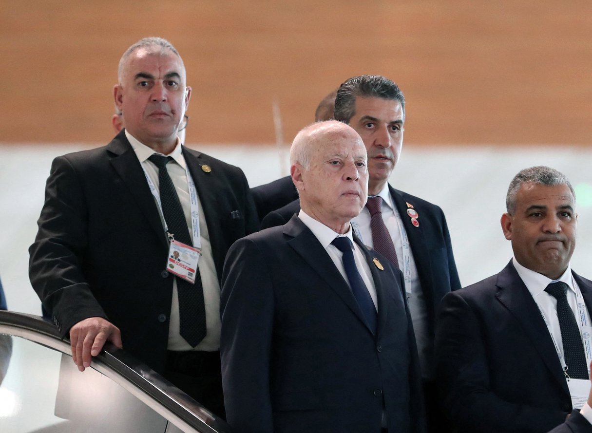 Le président tunisien Kaïs Saïed (au c.), à Alger, en mars 2024. © APP / NurPhoto / NurPhoto via AFP.