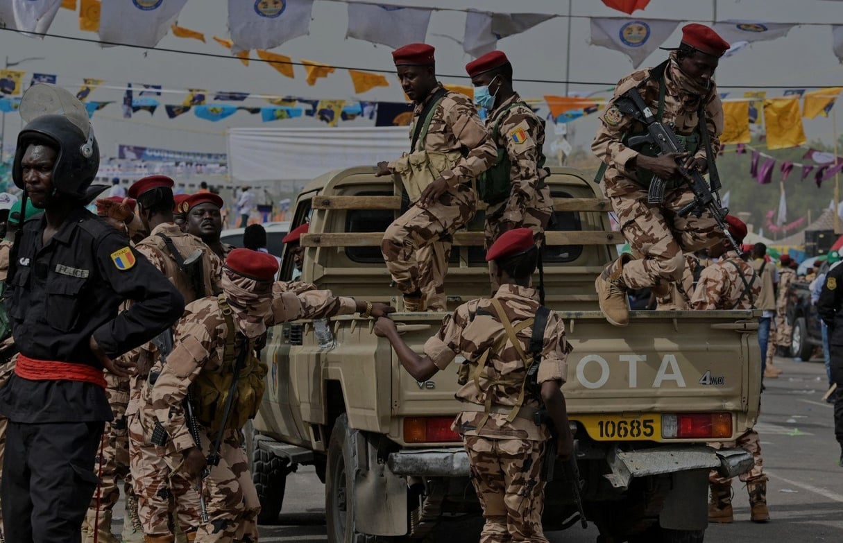 Des militaires tchadiens lors d’un dernier meeting de campagne pour la présidentielle, le 4 mai 2024. (Illustration) © Photo d’Issouf SANOGO / AFP