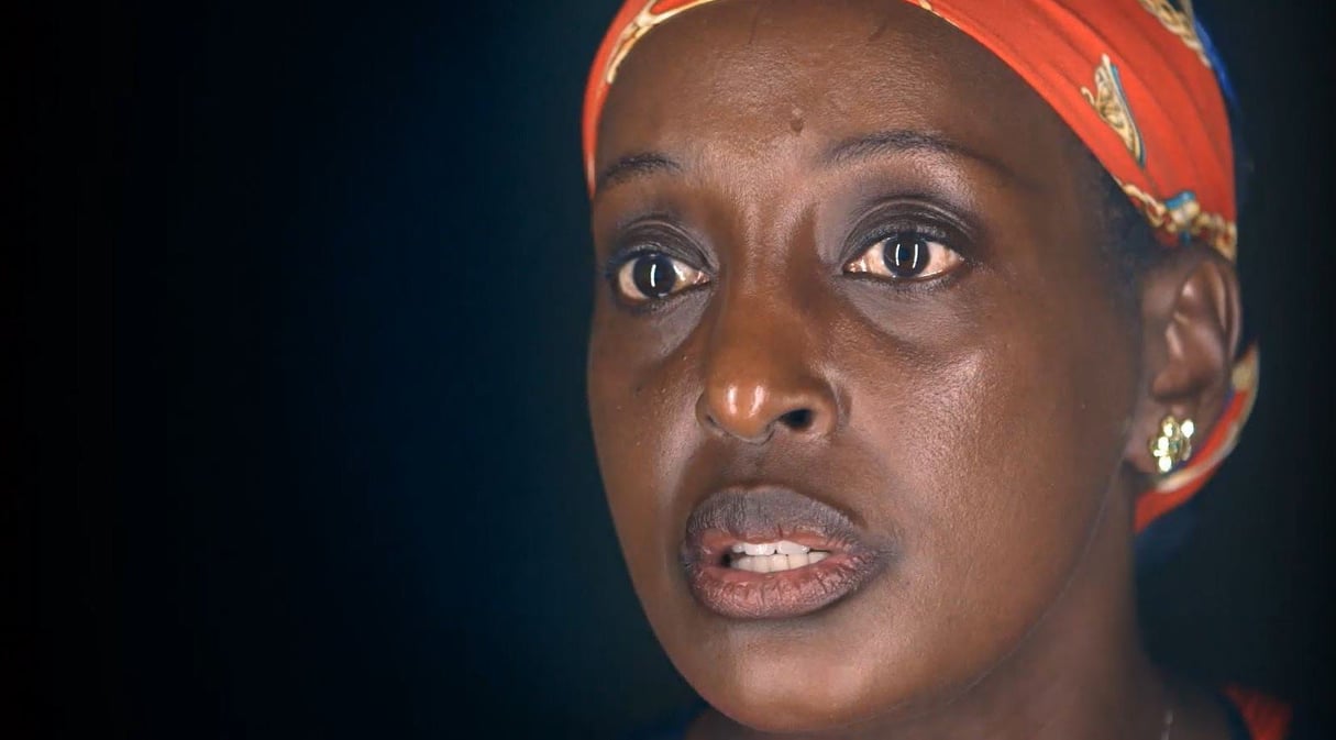 Yvonne Mutimura-Galinier, l’une des rescapées du génocide des Tutsi au Rwanda, qui témoigne dans le film « Sept jours à Kigali ». © DR / Ladybirds Films / Java Films
