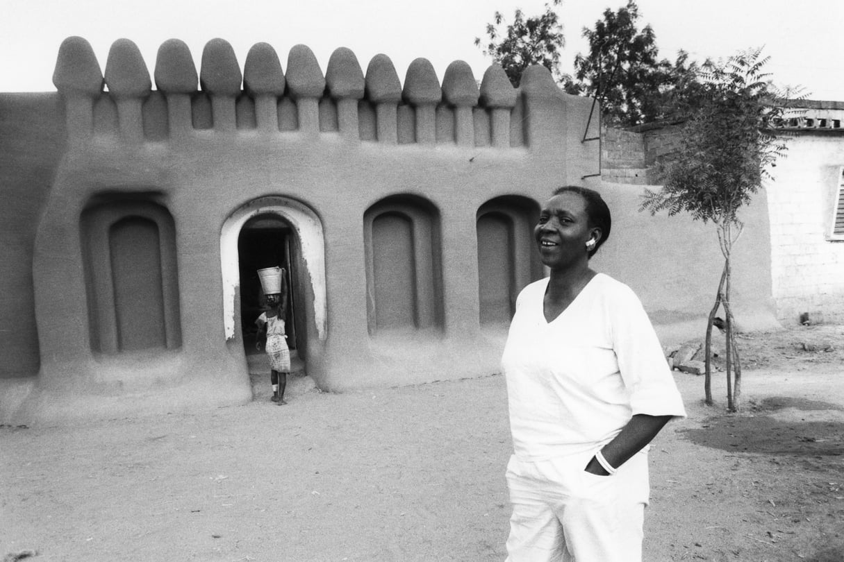 Maryse Condé au mali en 1984 Maryse Condé, journaliste, professeure de littérature et écrivaine française, à Ségou en avril 1984, Mali
© Jean-Jacques BERNIER/GAMMA RAPHO