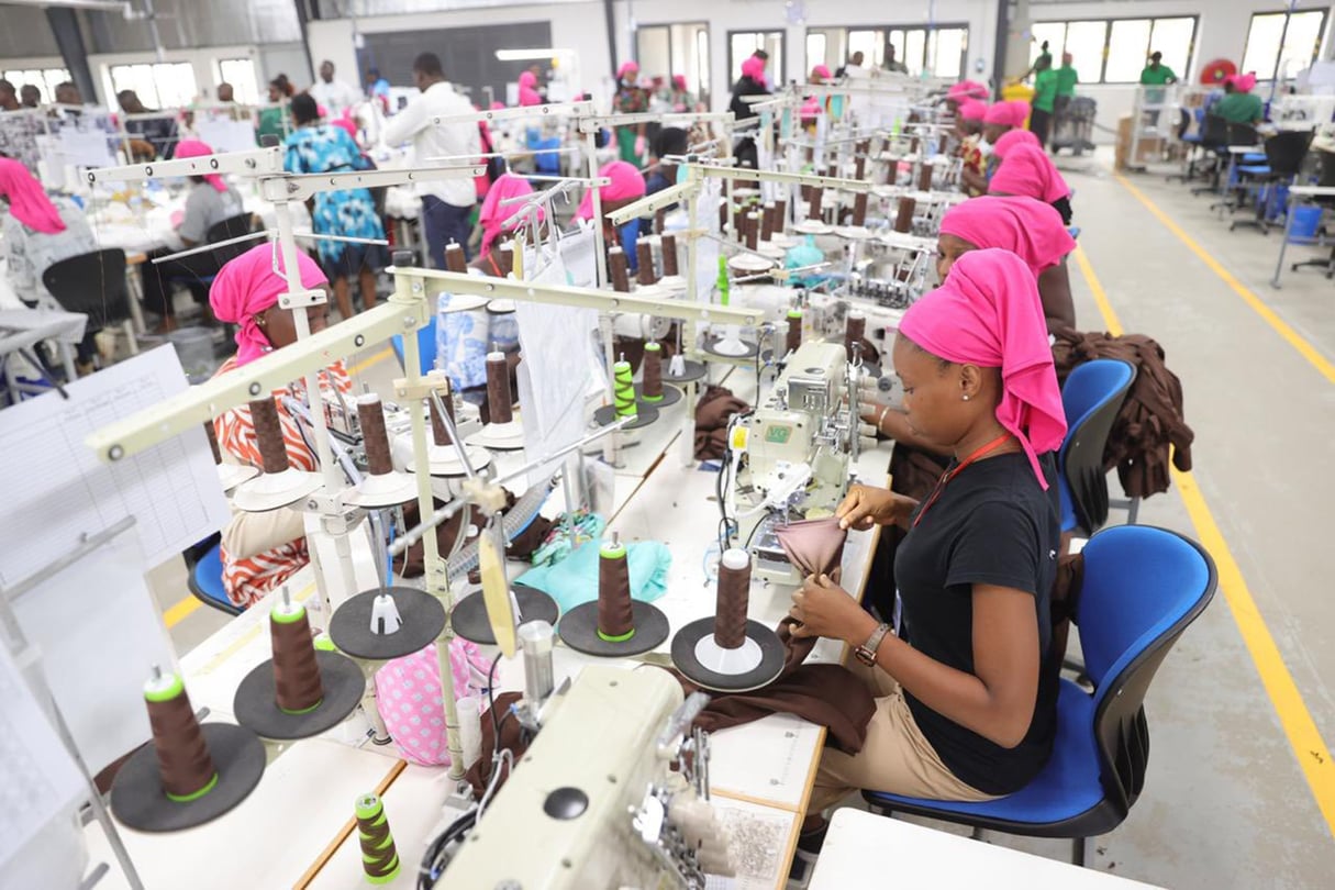 Inauguration le 18 juin 2025 de l’usine textile Star Garments, à la Plateforme industrielle d’Adétikopé. © Facebook/Faure Essozimna Gnassingbé