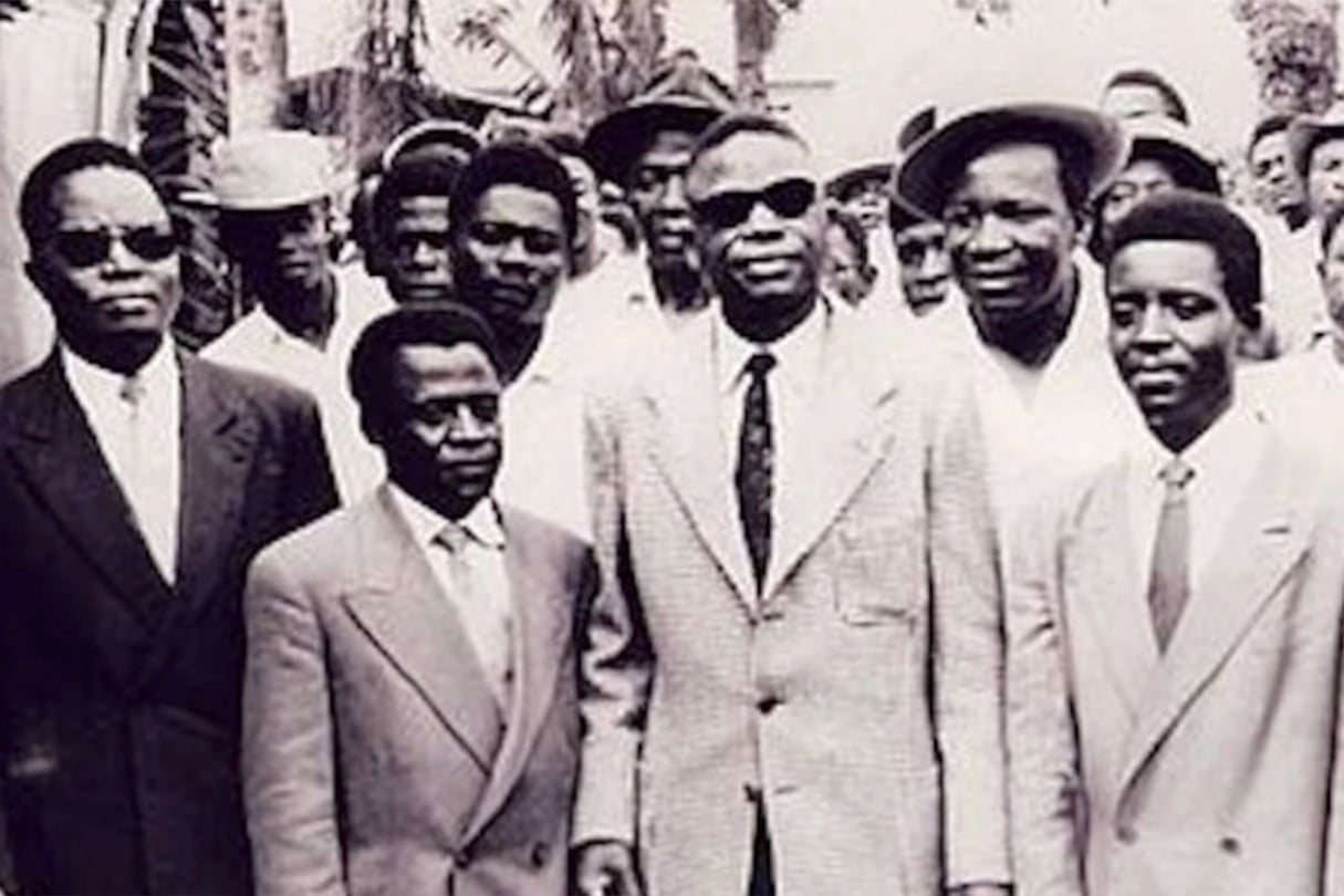 Félix Moumié, à droite, et Ruben Um Nyobé (lunette noire) le 6 mars 1955. © AFRICAN HERITAGE VIDEO/YOUTUBE