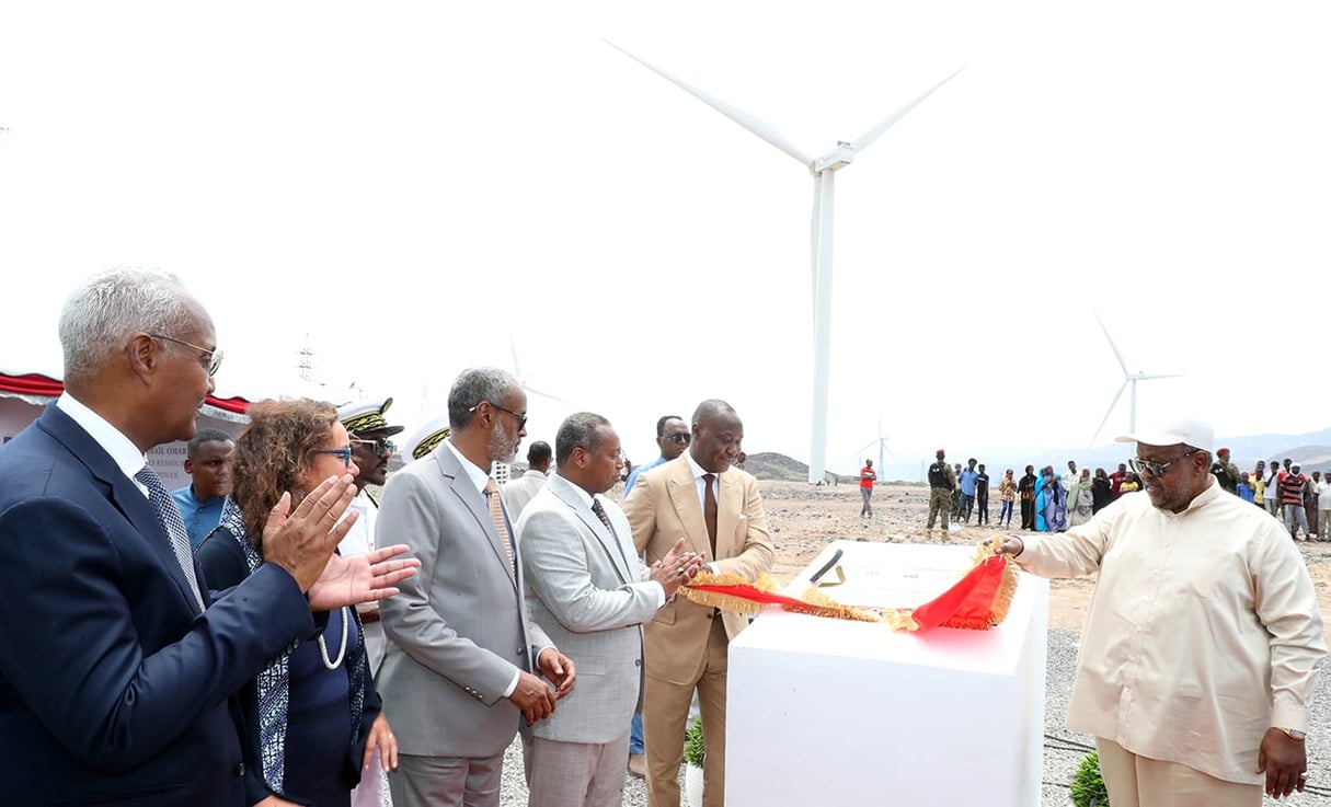Inauguration de la ferme éolienne du Ghoubet, à Djibouti, par le président Ismaïl Omar Guelleh (à dr.), le 10 septembre 2023. © Présidence Djibouti