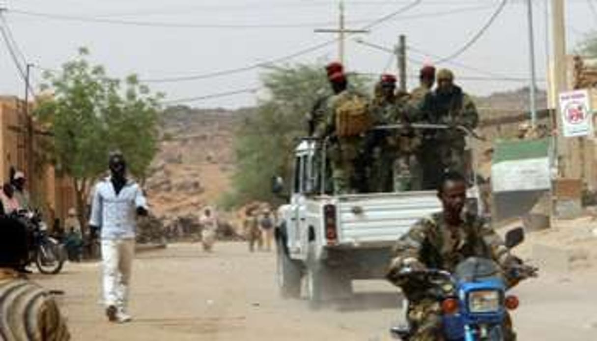 Une patrouille de l’armée malienne à Kidal, en 2006. © AFP